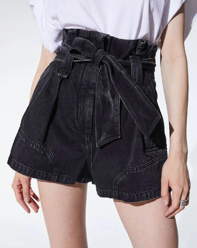 Helian Short In Black